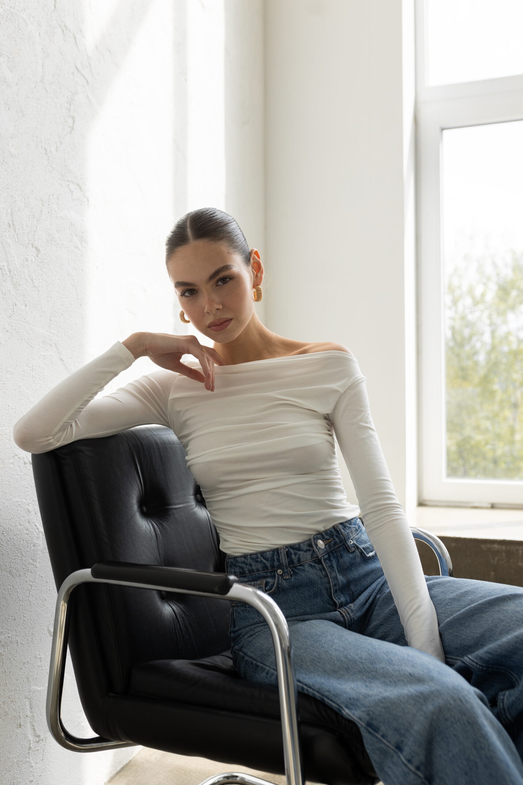 Лонгслив молочний з драпіруванням