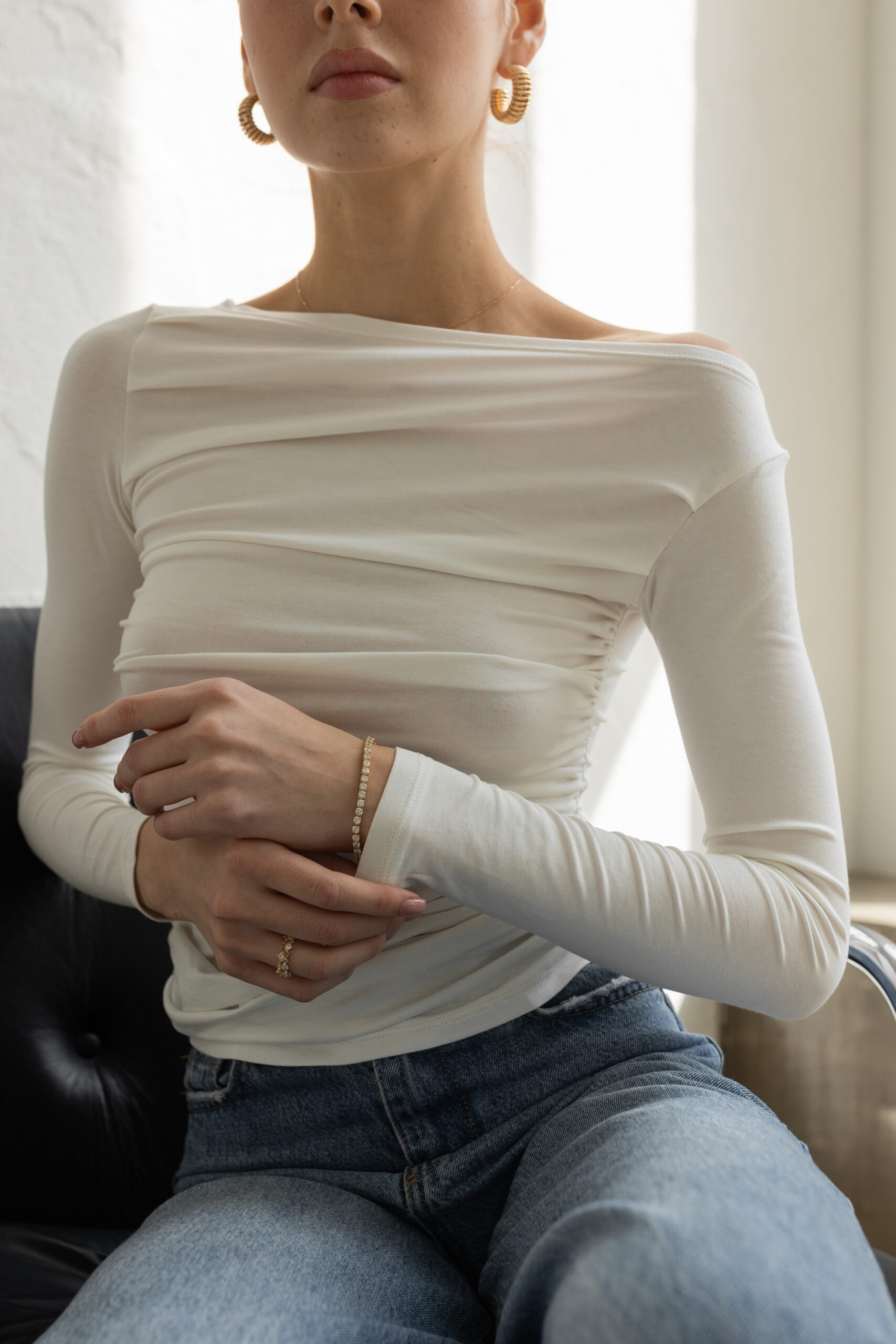 Лонгслив молочний з драпіруванням - Зображення 5