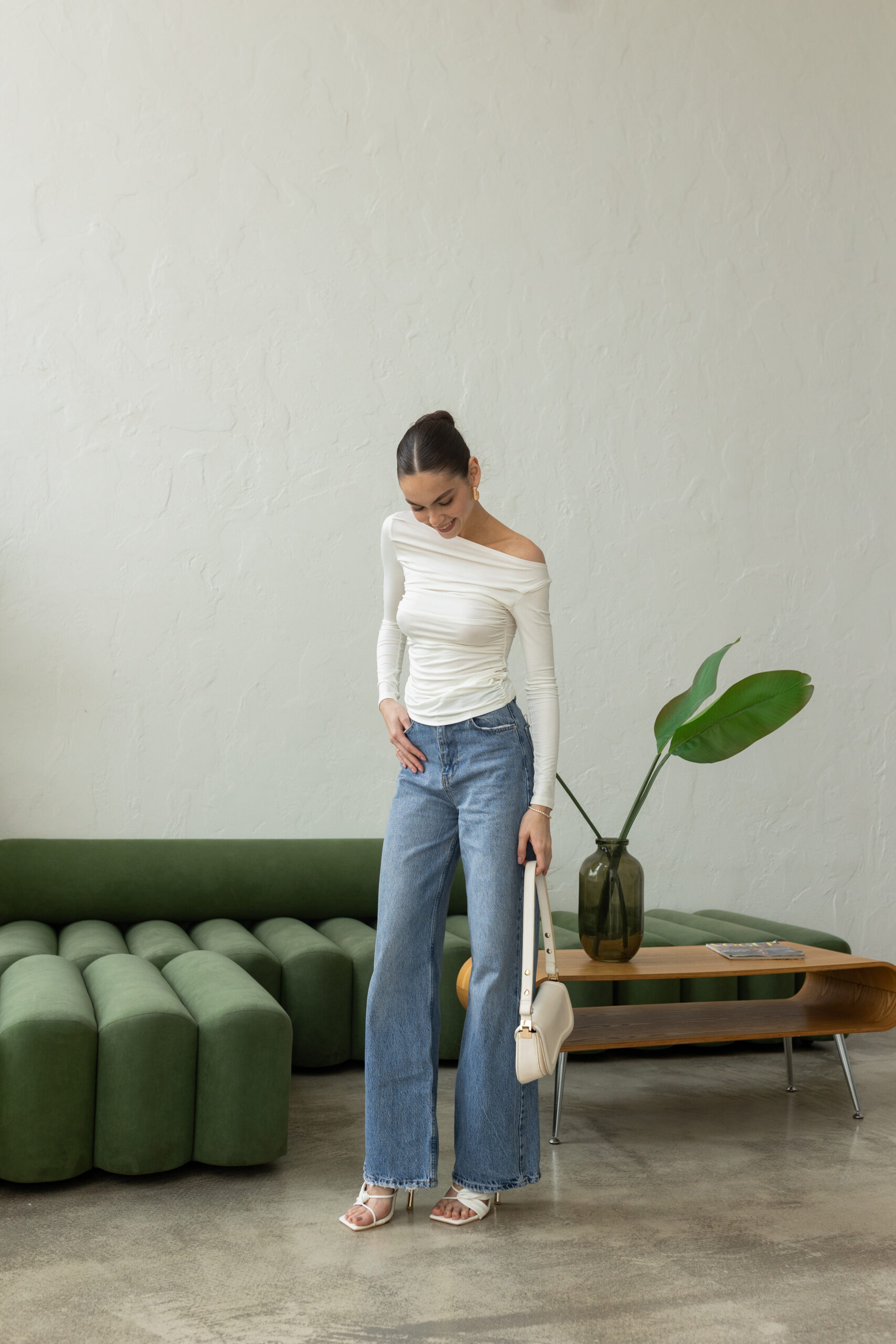 Лонгслив молочний з драпіруванням - Зображення 2